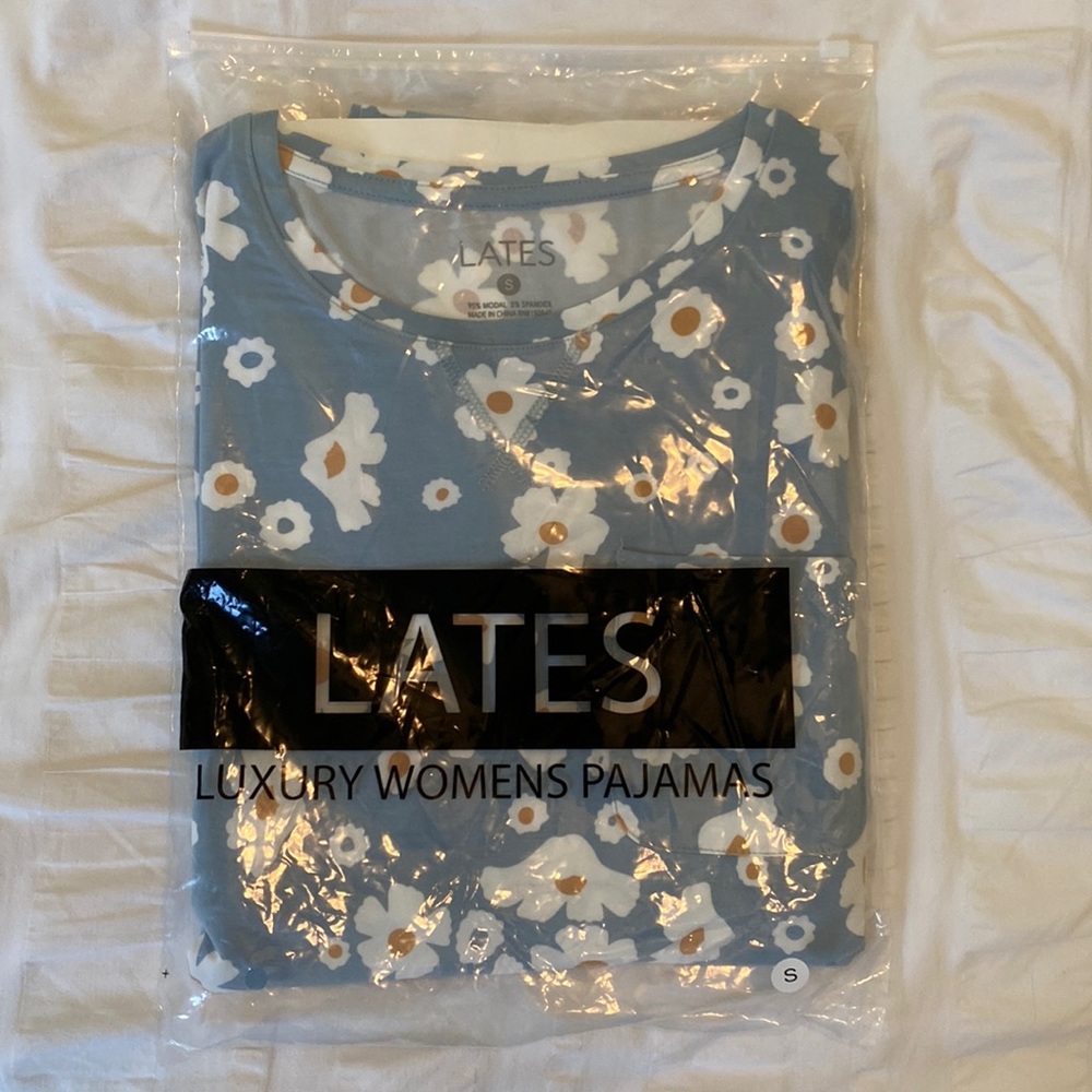BNIB Daisy Lates by Kate